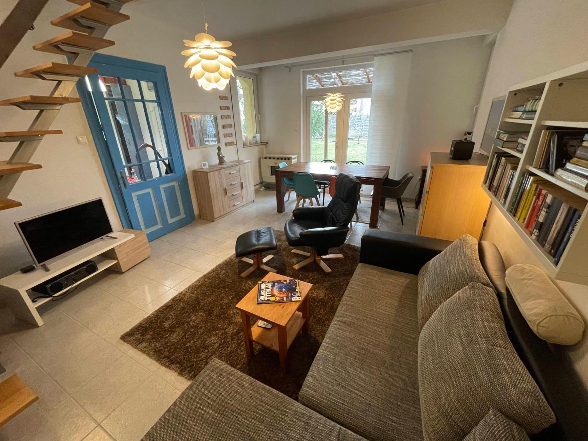 Vila 4 Guests: River & Garden Charm *
