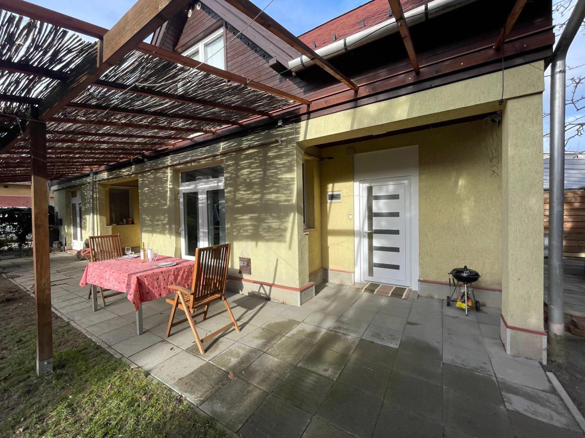 4 Guests: River & Garden Charm Vila *