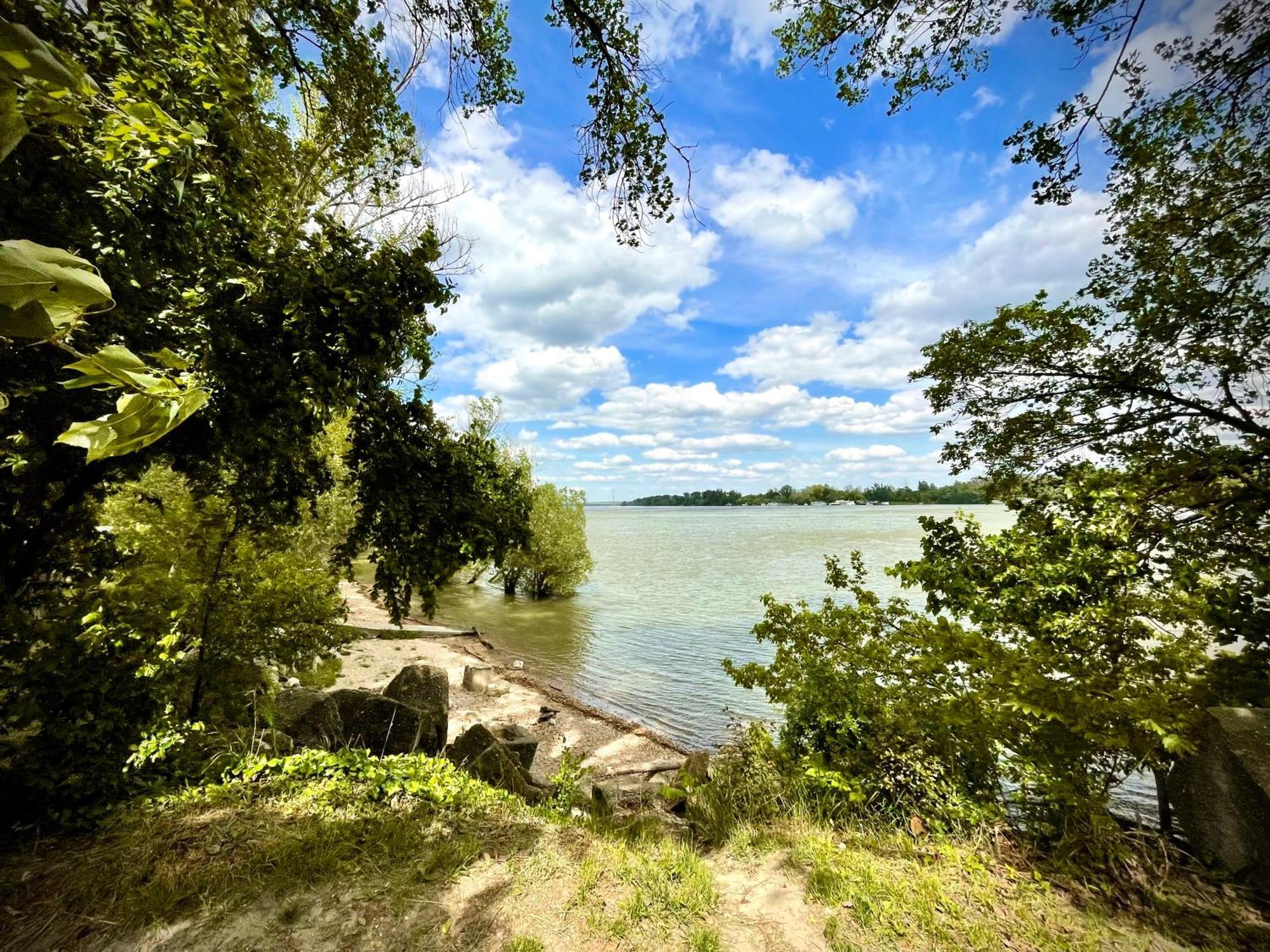 Vila 4 Guests: River & Garden Charm Budapešť